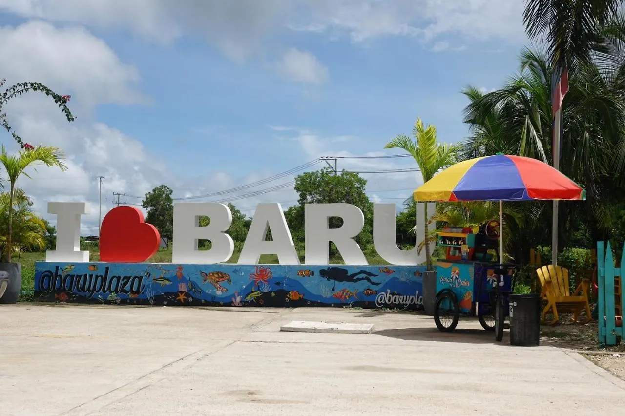 A Orilla Del Mar En Baru Hostel Cartagena Colombia